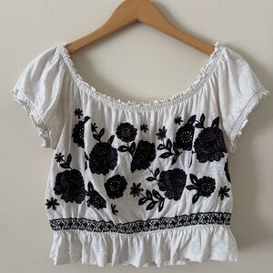 American Eagle Cropped Embroidered Top – Size L